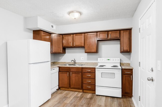 Building Photo - 2560-2566 Sandbury Blvd-2566