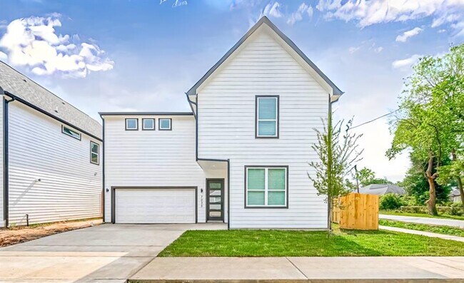 Primary Photo - 7035 Goforth St