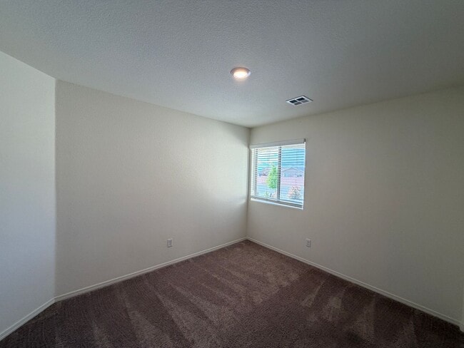 Building Photo - 3 Bedroom Single Story Home Available Near Huning Ranch Loop SW & Main St NW in Los Lunas!