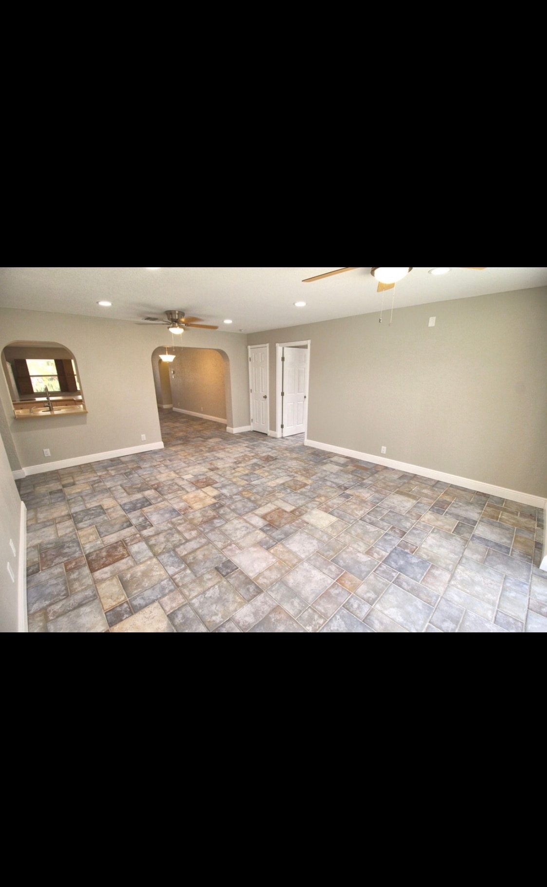 Building Photo - 1402 Cormorant Rd