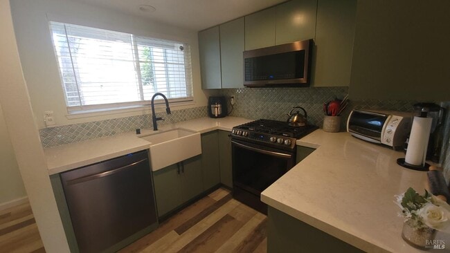 Building Photo - 2315 Cross Ave