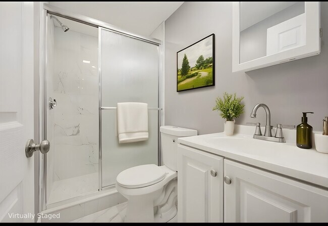 Building Photo - 16 Hawes St