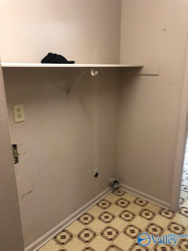 Building Photo - 113 Gaylor Dr