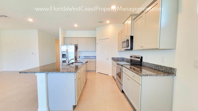 Building Photo - PET FRIENDLY LAKEWOOD RANCH 4 BED/2 BATH H...