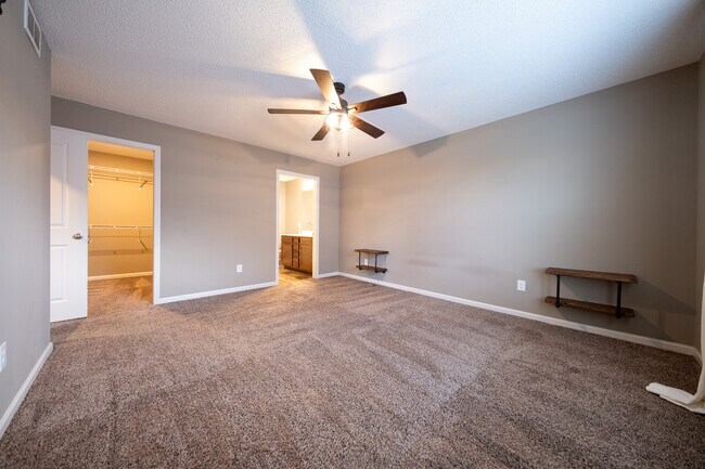 Building Photo - 15141 Emory Cir