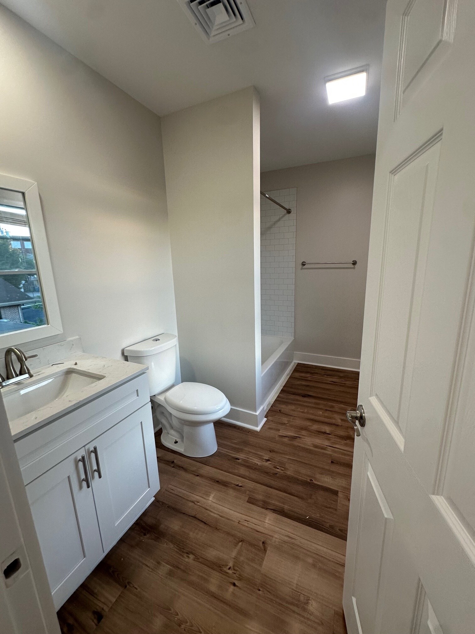 2Nd Bath - 8 Philadelphia Ave