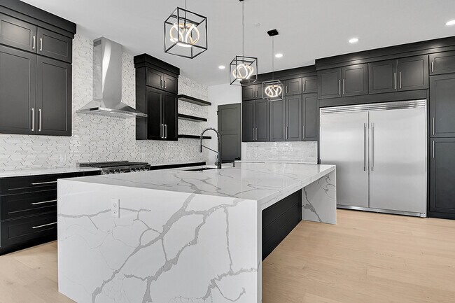 Building Photo - 28229 Juniper Dr