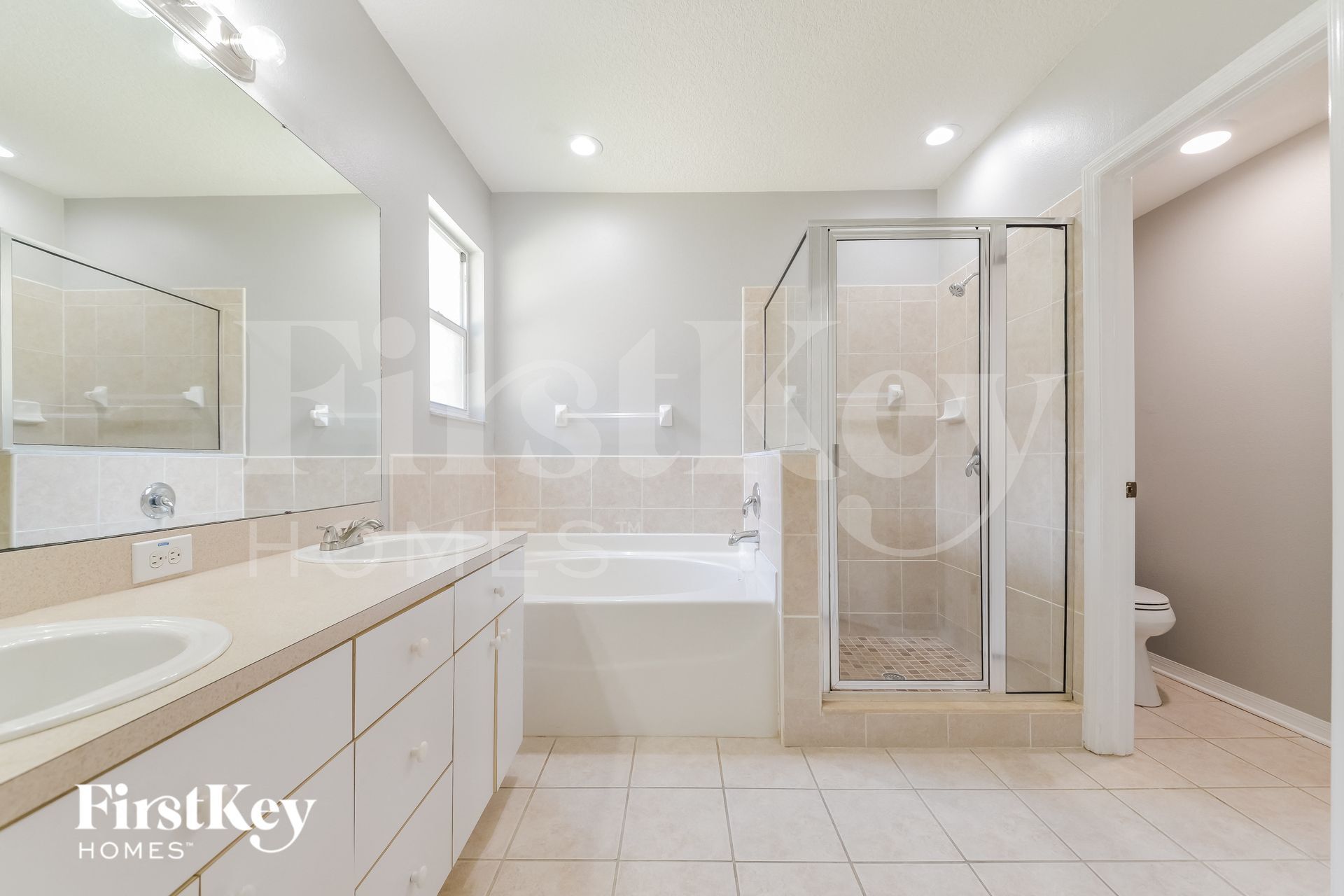 Building Photo - 2128 Brandon Park Cir