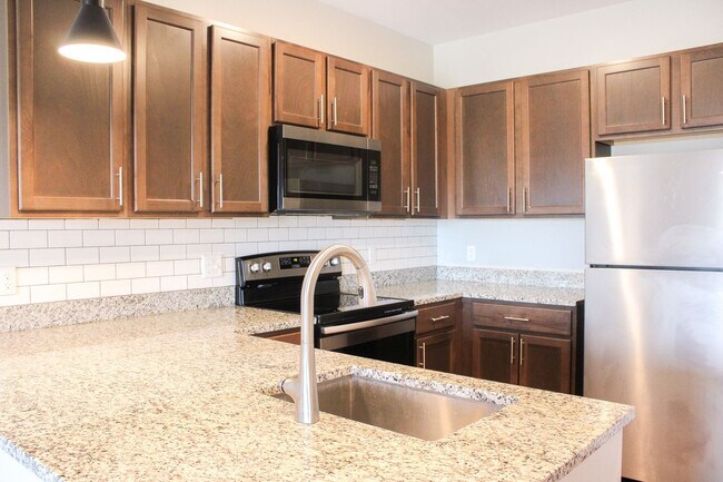 Building Photo - 3211 Redhawk St