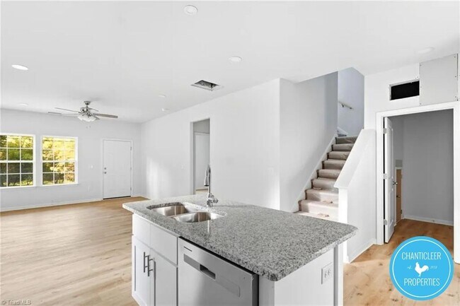Building Photo - 2903 Bolton Pl