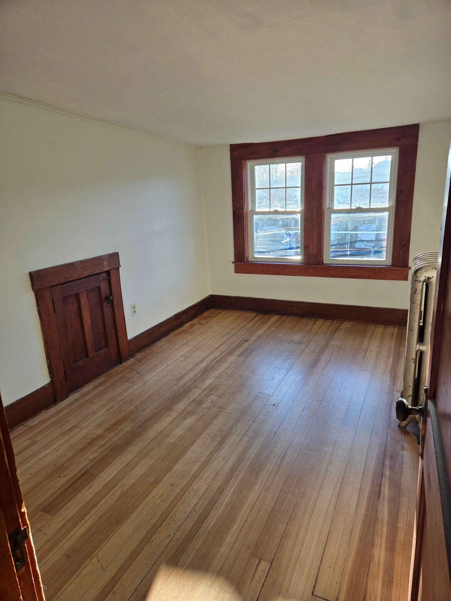 Building Photo - 10 Pierce St