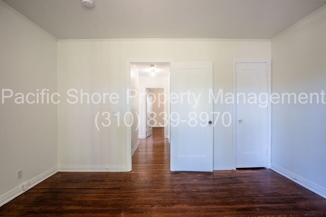 Building Photo - 8159 Willoughby Ave