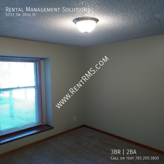 Building Photo - 5733 SW 20th St