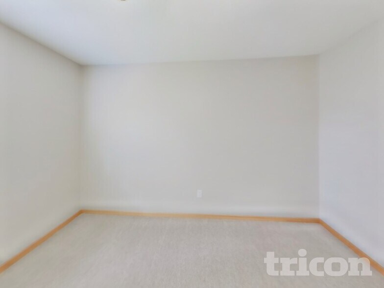 Building Photo - 516 Lincoln Dr NE
