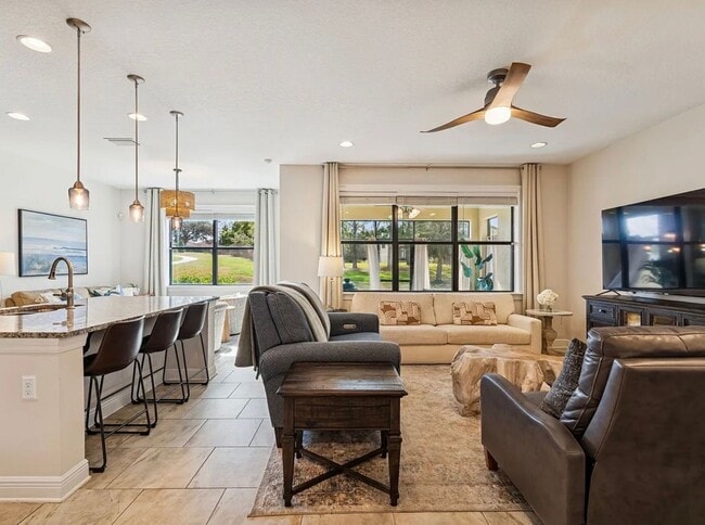 Building Photo - 3987 Sunset Lake Dr