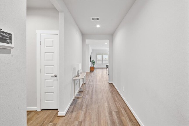 Building Photo - 28447 Halle Ray Dr