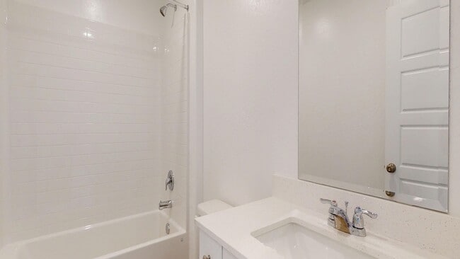 Building Photo - 3249 Carambola Ave