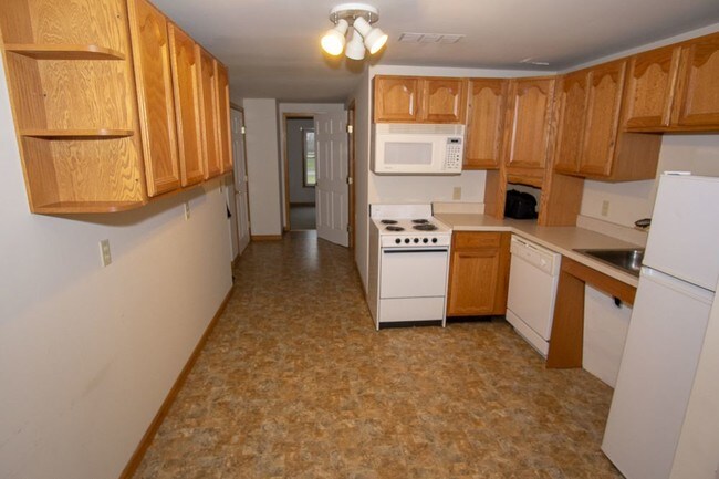 Building Photo - 12 Gas Plant Road Unit 6