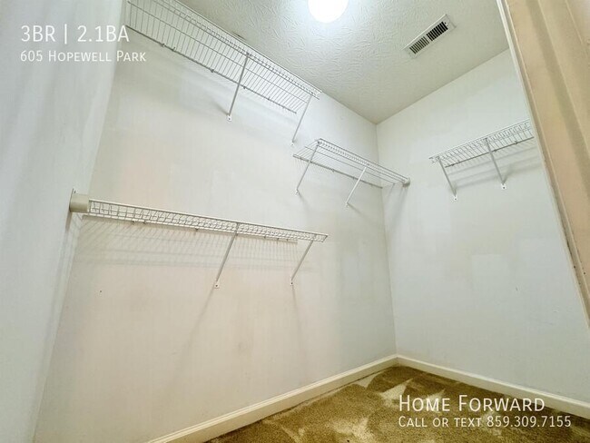 Building Photo - 605 Hopewell Park