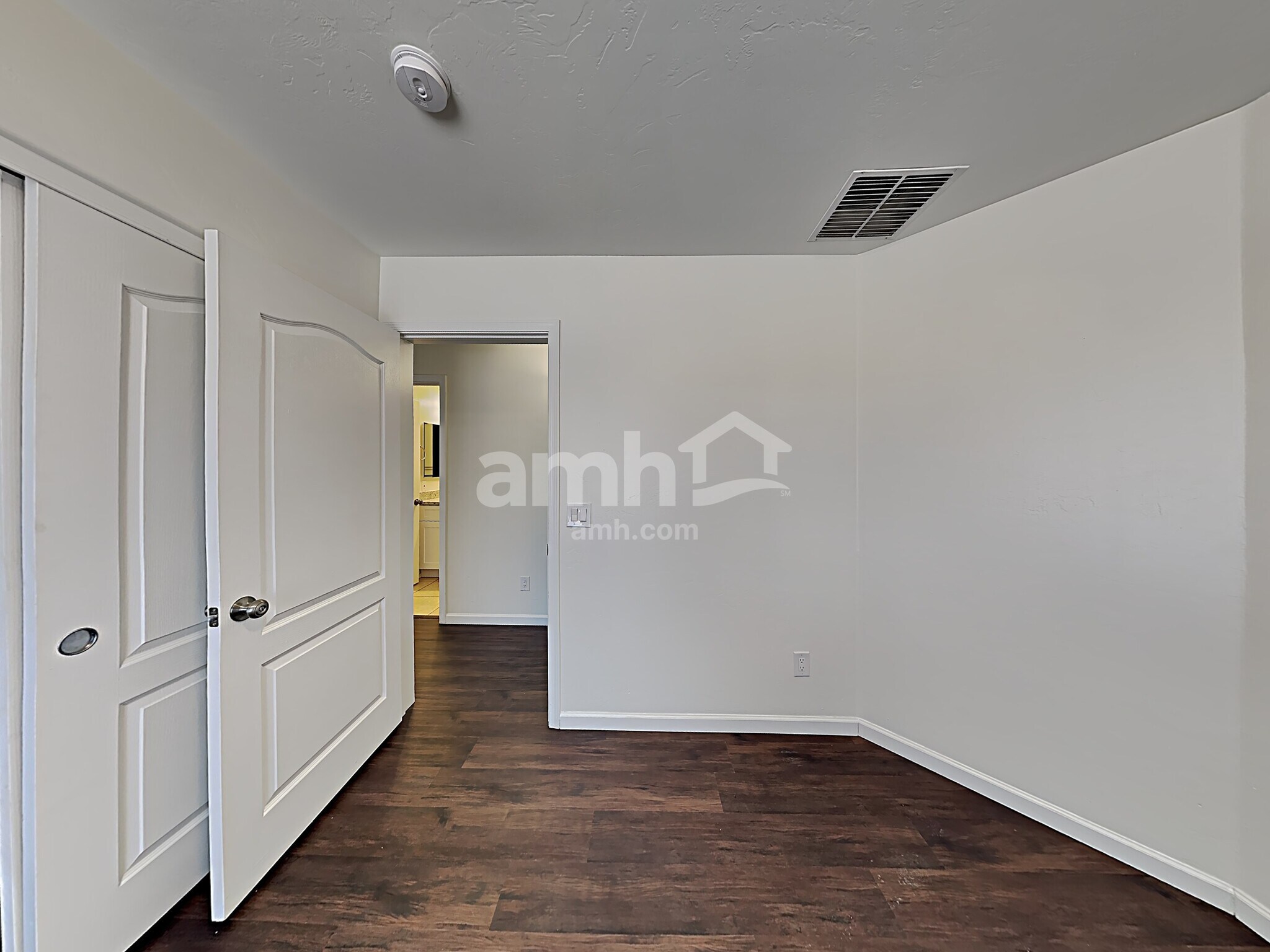 Building Photo - 10706 S Distillery Canyon Spring Dr