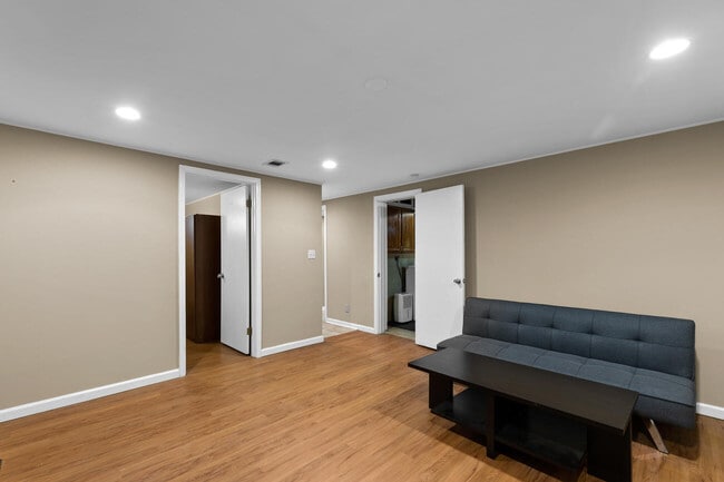 Building Photo - 1008 Hobbs Dr