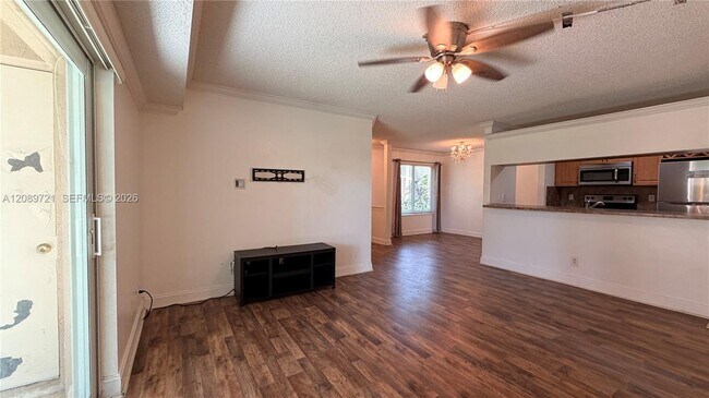 Building Photo - 10610 SW 158th Ct