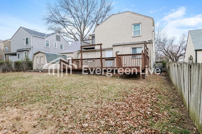 Building Photo - 8016 Holmes Rd