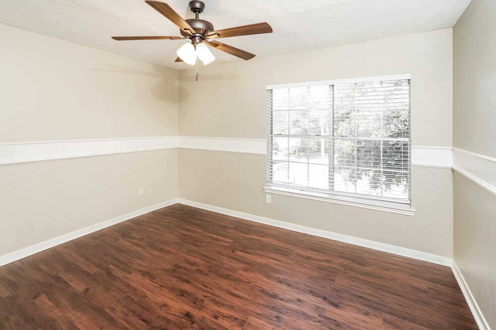Building Photo - 16502 Wheatfield Dr