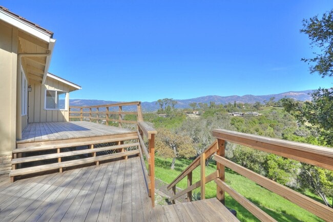 Building Photo - Peaceful Hope Ranch Living