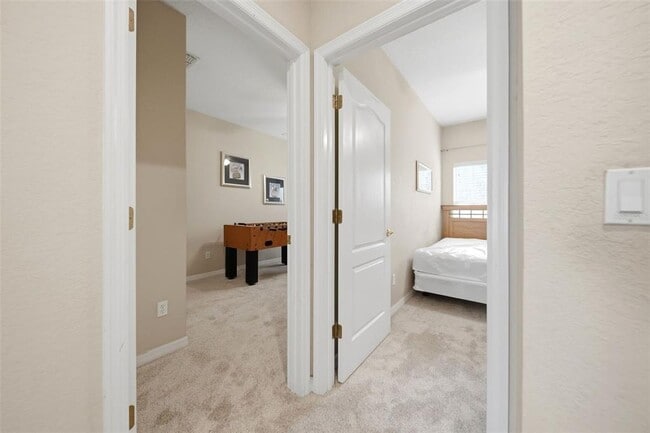 Building Photo - 2402 Caravelle Cir