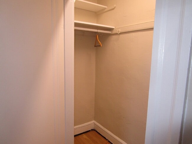 Building Photo - 122 Riverway