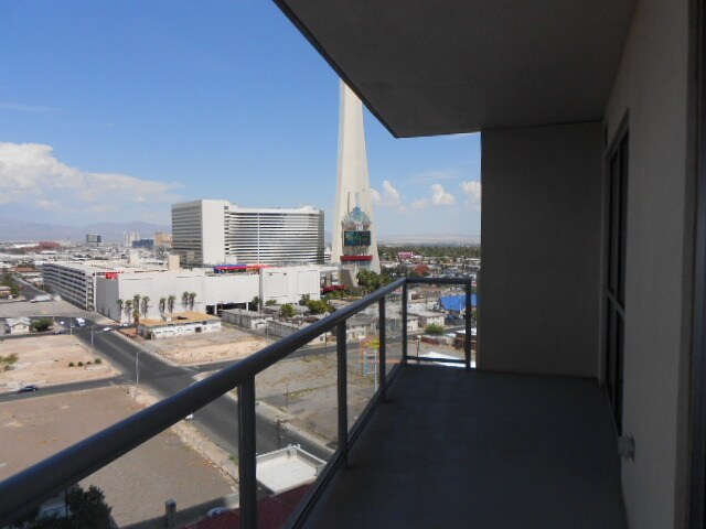 Building Photo - FANTASTIC 12TH FLOOR VIEW AT THE ALLURE