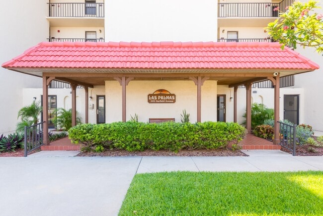 Building Photo - 545 Garfield Ave