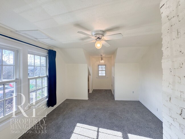 Building Photo - 50% OFF FIRST MONTHS RENT!! Timeless Vintage Home with Bonus Office, Expansive Yard & A/C