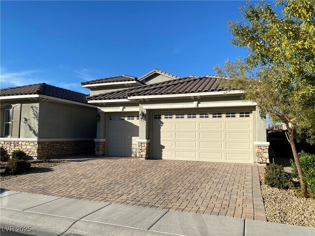 Primary Photo - 3120 Pavilio Dr