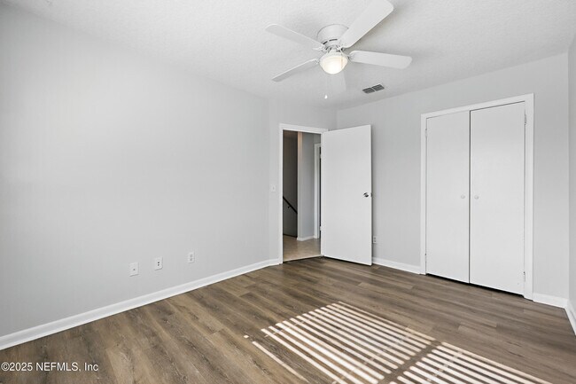 Building Photo - 2505 Waters Edge Dr