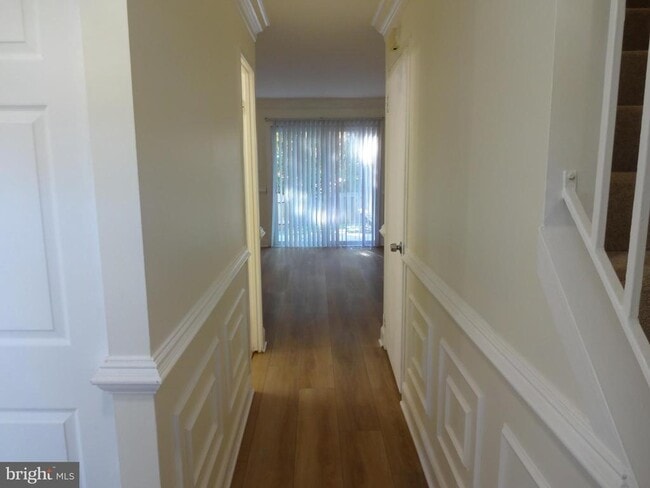 Building Photo - 2829 Cambridge Dr
