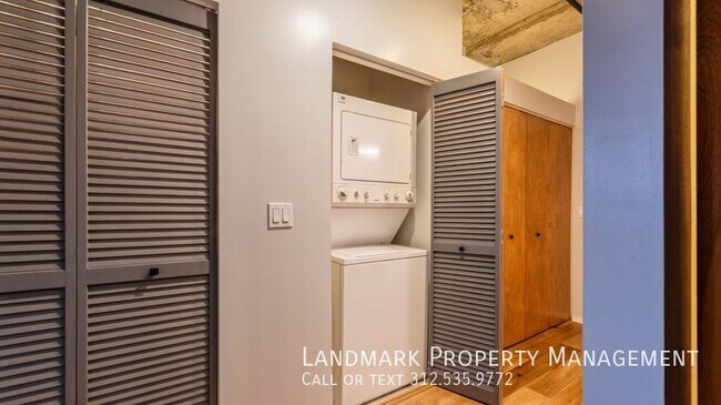 Building Photo - 6 S Laflin St