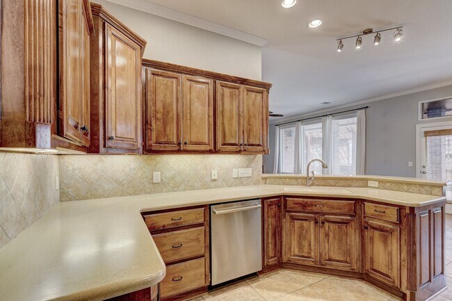 Building Photo - 4 Bedroom South Edmond Home For Rent