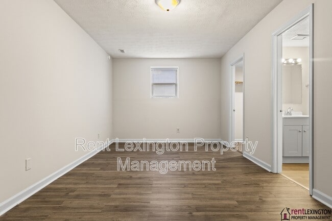 Building Photo - 208 Grayson Ct