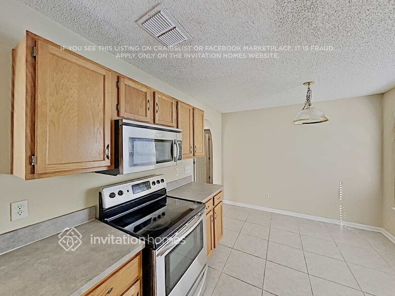 Building Photo - 7624 Fawn Lake Dr N