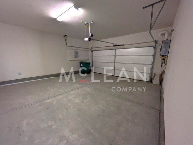 Building Photo - Modern 4-Bedroom Two Story Home