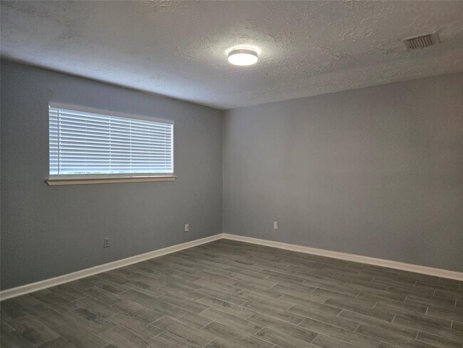 Building Photo - 3634 Kingsman Dr