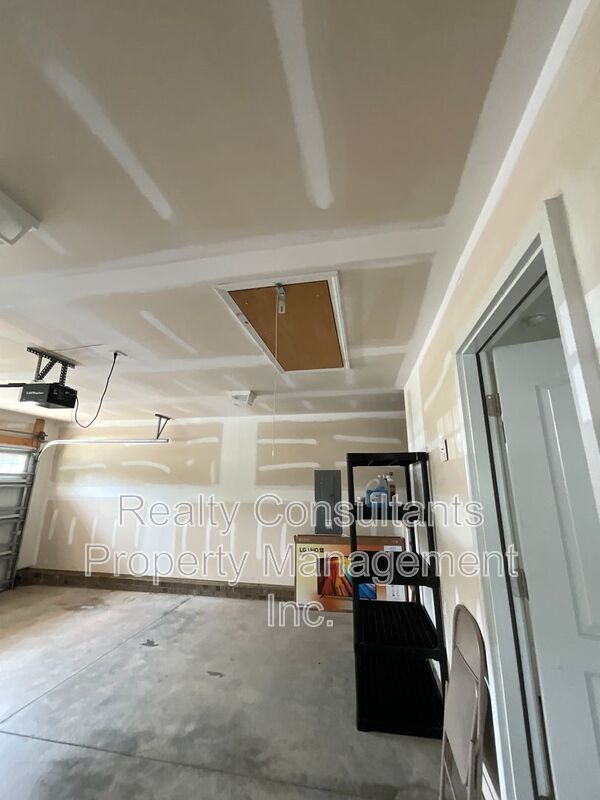 Building Photo - 6143 Trotting Pl