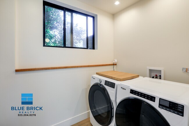Building Photo - 14120 Archwood St