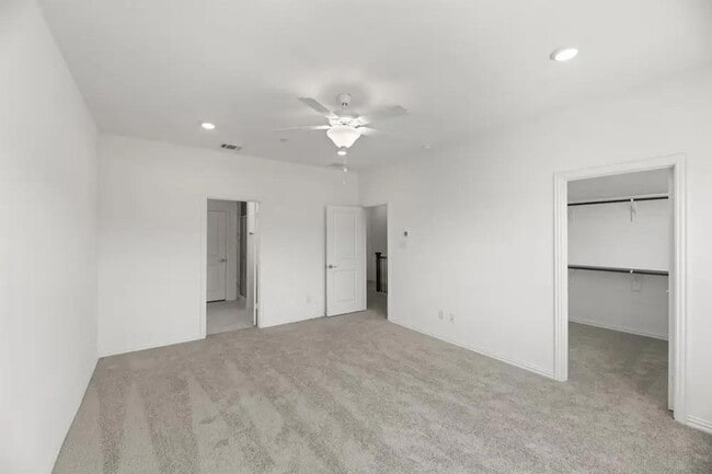 Building Photo - 7573 Laburnam Rd