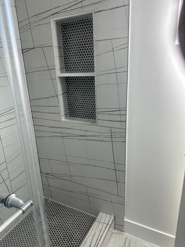 Building Photo - 10859 Nettleton St