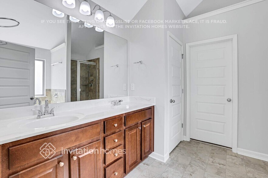 Building Photo - 1491 Long Acre Dr