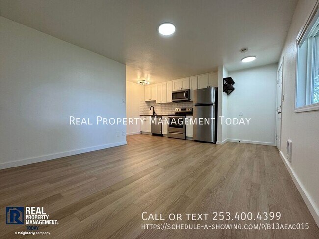 Building Photo - 7619 Douglas St W