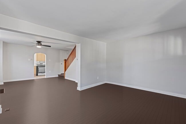 Building Photo - 113 River Ave
